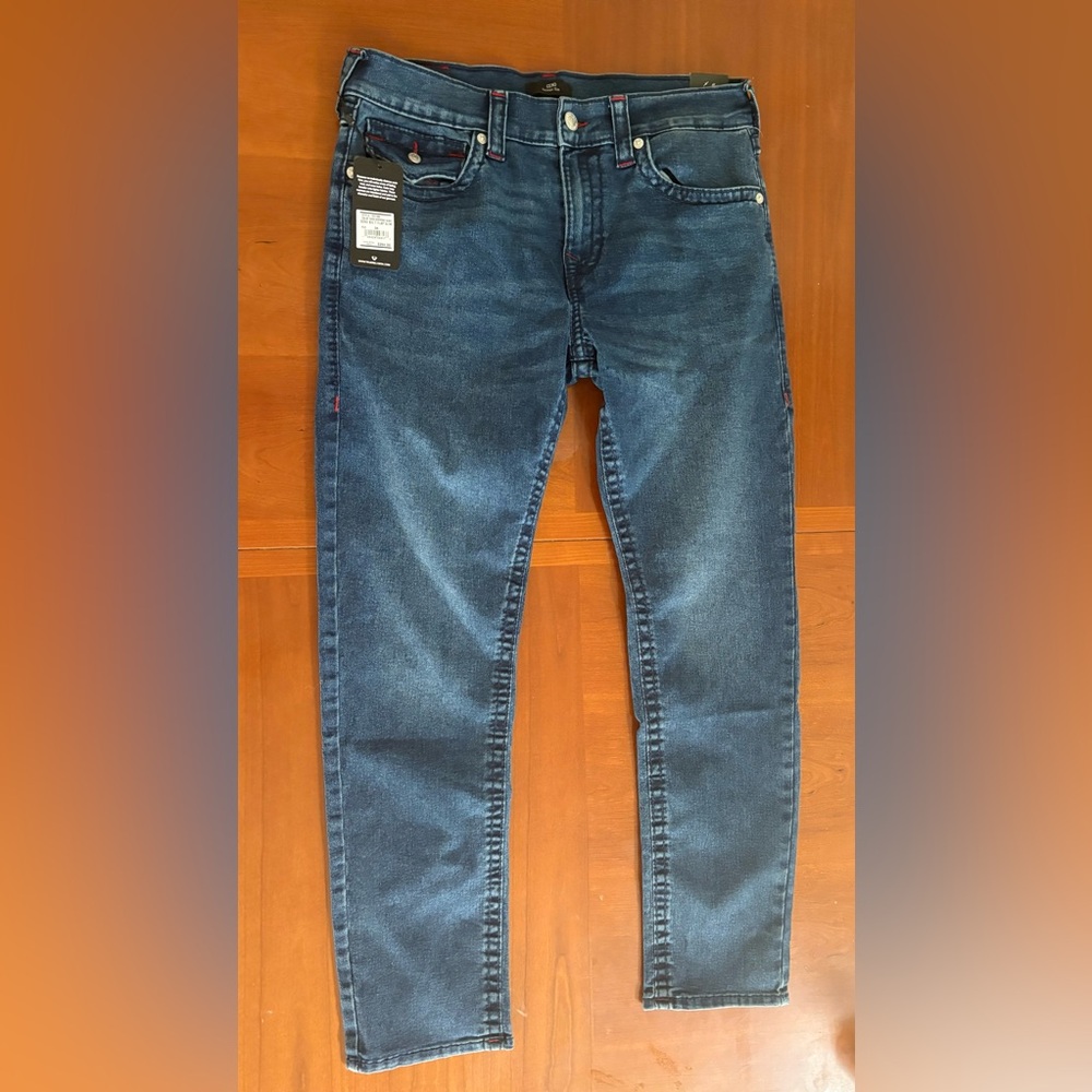 True Religion Geno Relaxed Slim Jeans Size 34x32 Dark Wash Big T Stitching NWT